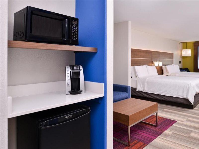 Holiday Inn Express Hotel & Suites Elgin By Ihg Exterior photo