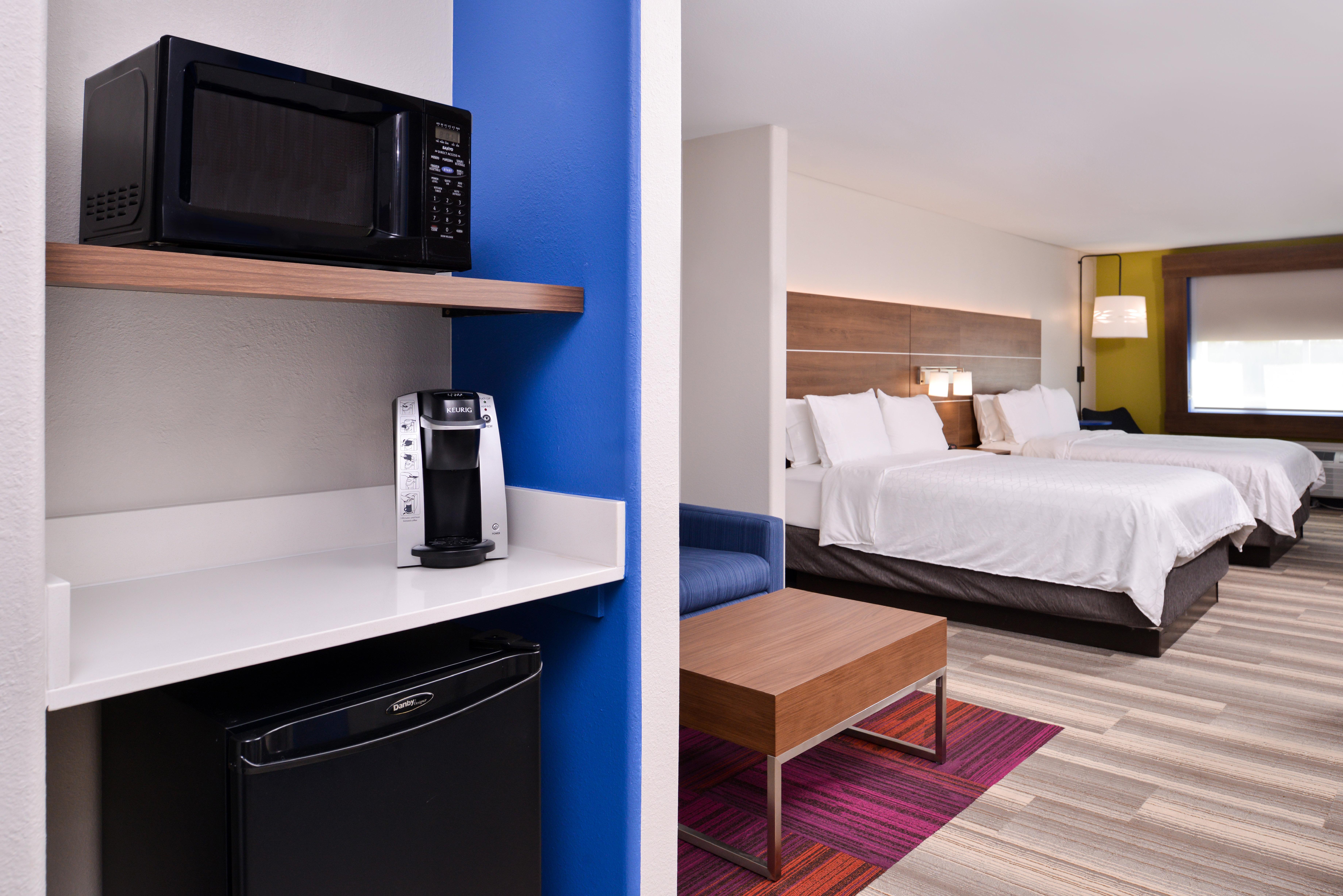 Holiday Inn Express Hotel & Suites Elgin By Ihg Exterior photo