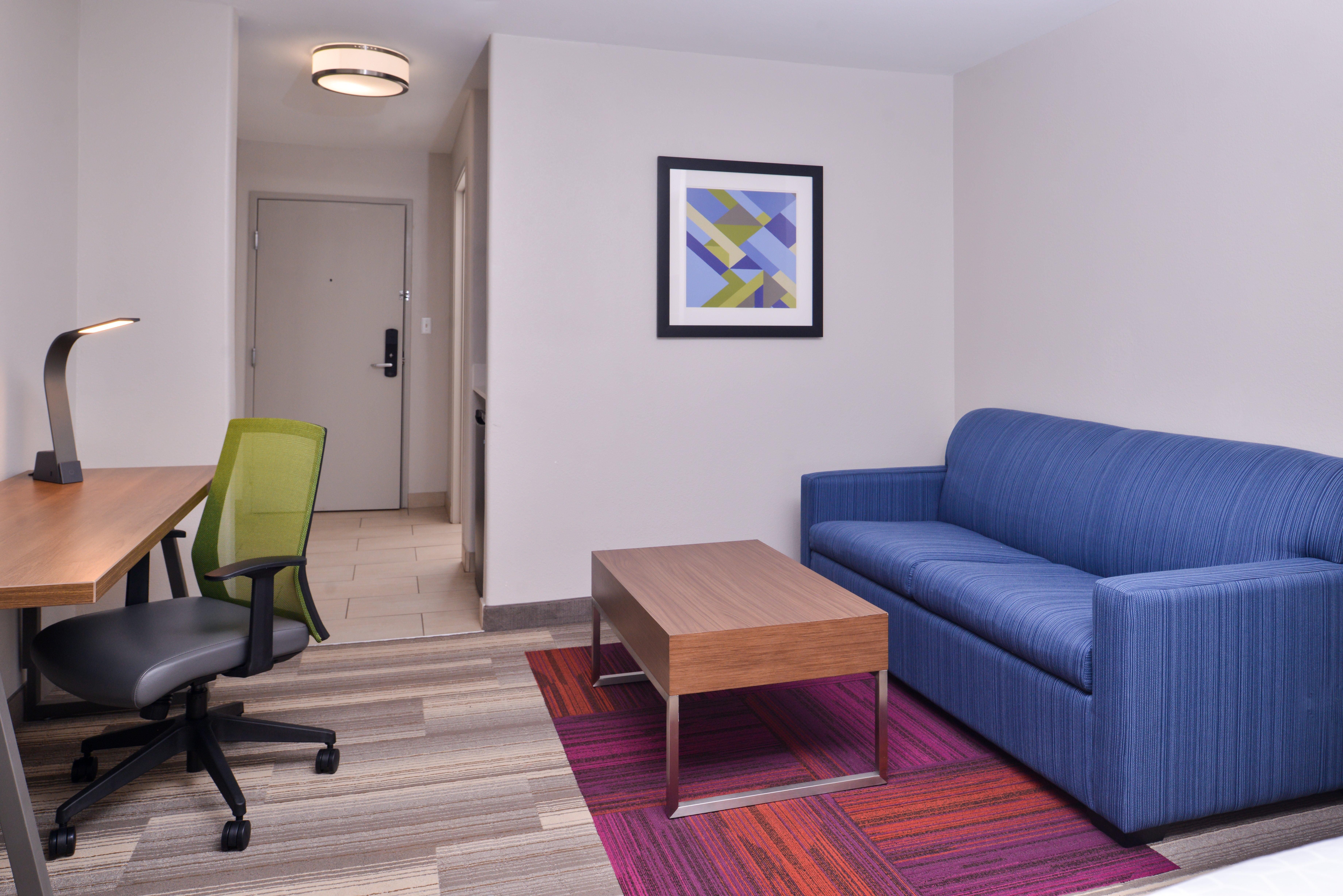 Holiday Inn Express Hotel & Suites Elgin By Ihg Exterior photo