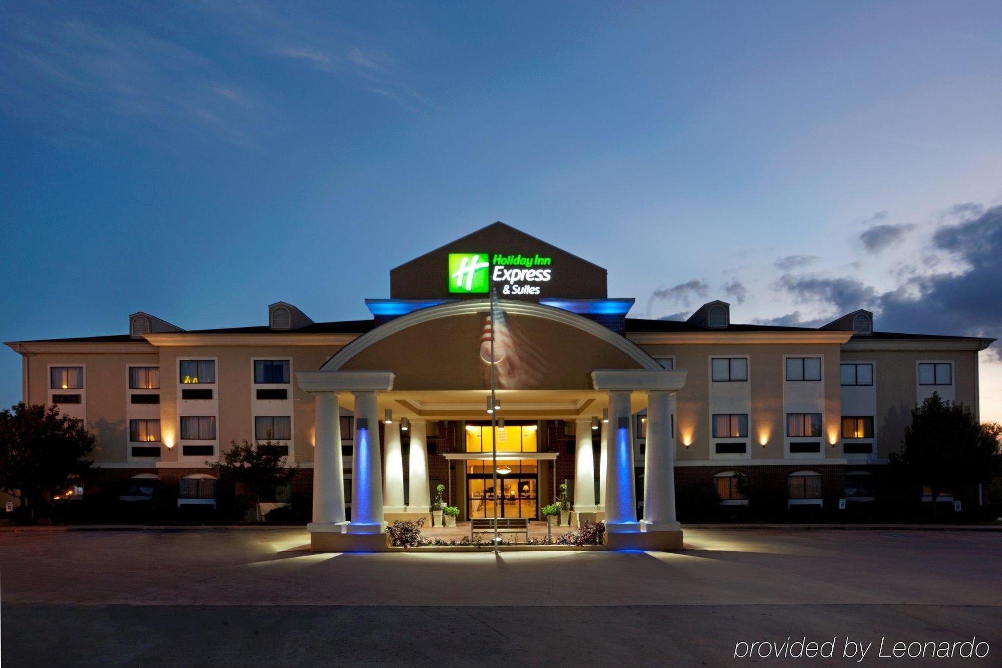 Holiday Inn Express Hotel & Suites Elgin By Ihg Exterior photo