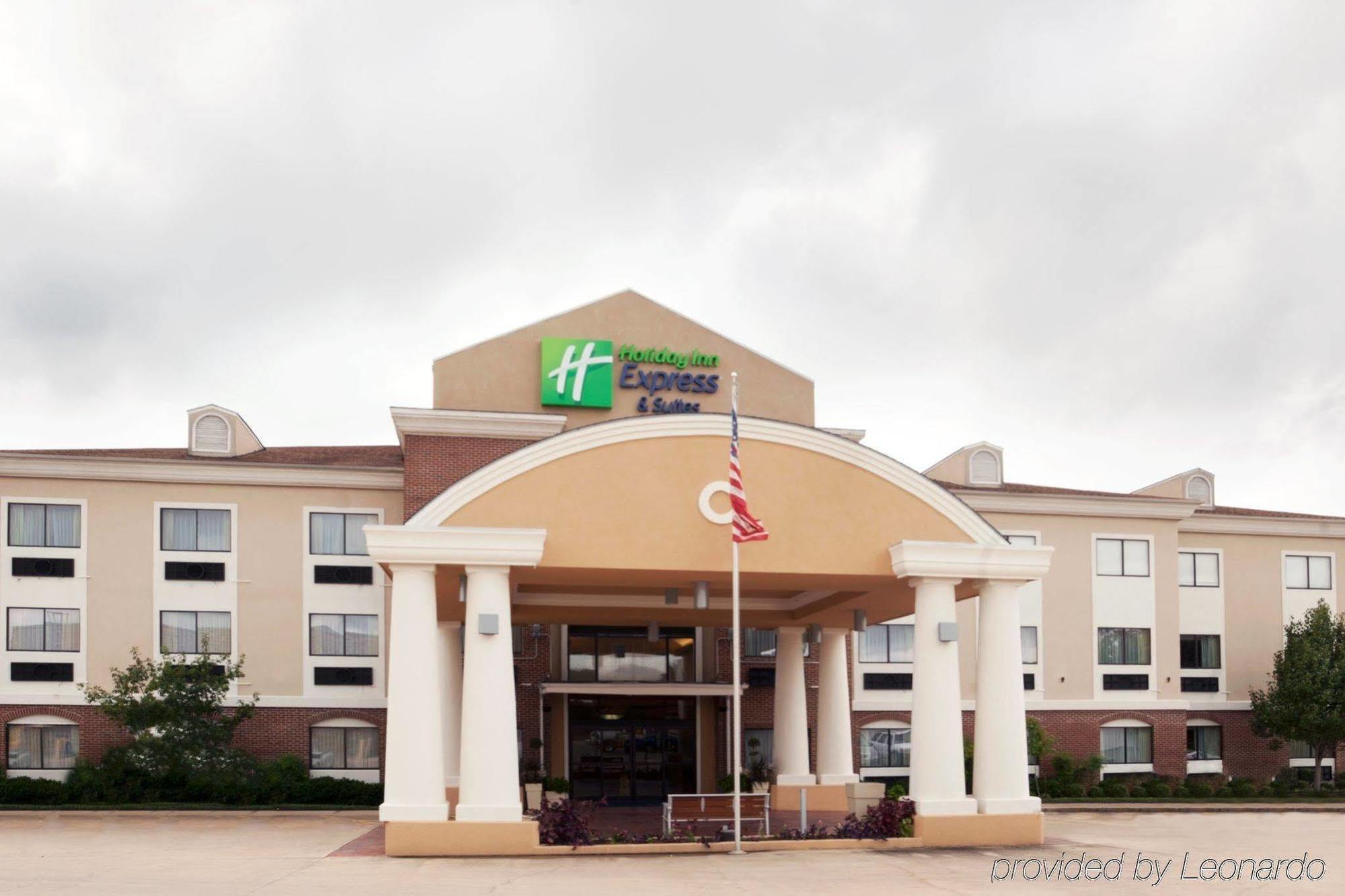 Holiday Inn Express Hotel & Suites Elgin By Ihg Exterior photo